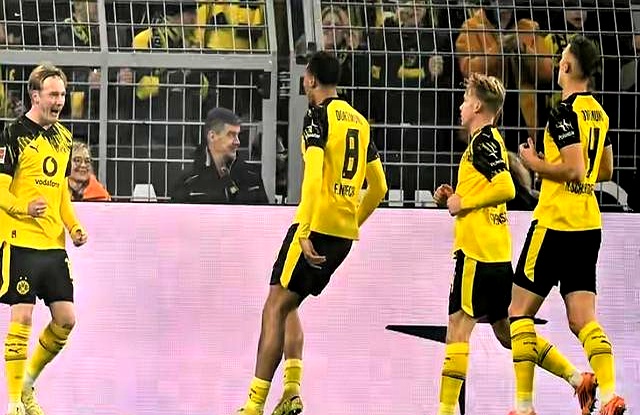 包含瓦伦西亚迎德甲关键赛,国际比赛日止住颓势,信心回归,赛程密集仍需轮换的词条 包含瓦伦西亚迎德甲关键赛,国际比赛日止住颓势,信心回归,赛程密集仍需轮换的词条