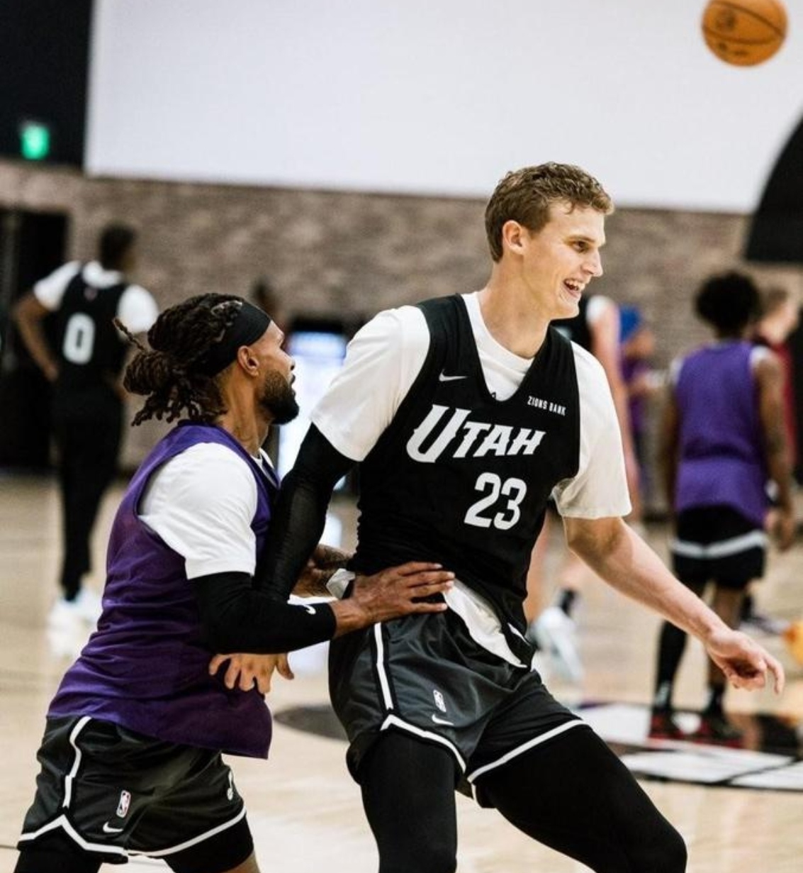 金年会注册-关于NBA总决赛今夜再迎强敌；犹他爵士远射贴柱；主帅态度：气氛紧张；训练强度明显提升的信息