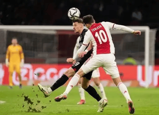 关于阿贾克斯赛前防线松动，志在荷甲名次提升，底气十足，年轻球员得到机会的信息