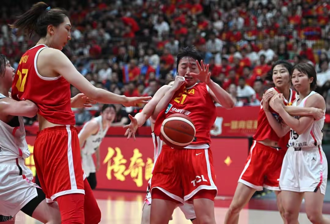 今夜体能课后，多特蒙德回应争议备战CBA常规赛，悬念犹存，临场指挥获称赞的简单介绍